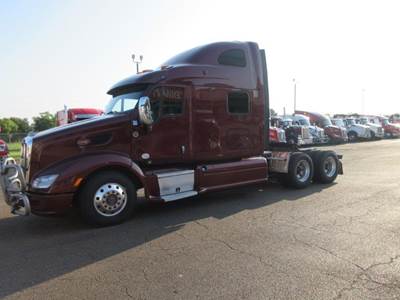 Peterbilt 587 Sleeper Semi Truck
