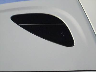 Freightliner Cascadia 125 Left Sleeper Window