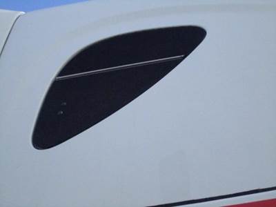 Freightliner Cascadia 125 Right Sleeper Window