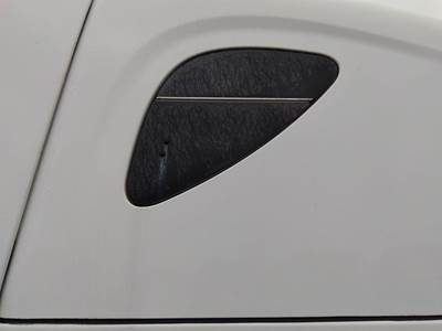Freightliner Cascadia 125 Right Sleeper Window