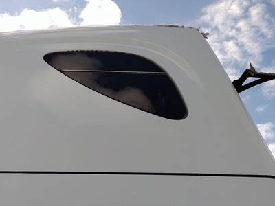 Freightliner Cascadia 125 Left Sleeper Window
