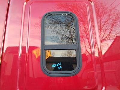 Freightliner Cascadia 125 Right Sleeper Window