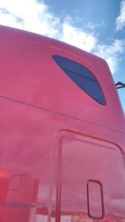 Freightliner Cascadia 125 Left Sleeper Window