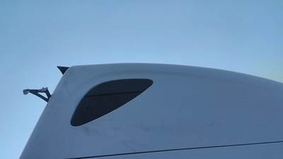 Freightliner Cascadia 125 Right Sleeper Window