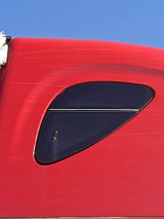 Freightliner Cascadia 125 Right Sleeper Window