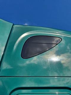 Freightliner Cascadia 125 Right Sleeper Window