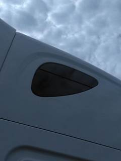 Freightliner Cascadia 125 Right Sleeper Window