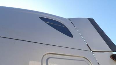 Freightliner Cascadia 125 Left Sleeper Window