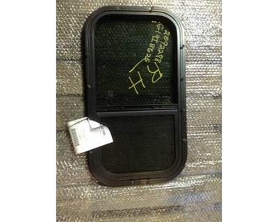 Freightliner Cascadia 125 Sleeper Window