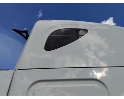 Freightliner Cascadia 125 Right Sleeper Window