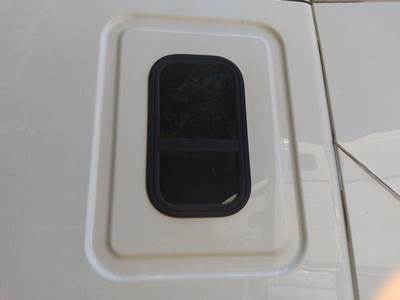 Freightliner Cascadia 126 Left Sleeper Window