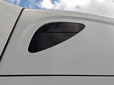 Freightliner Cascadia 126 Right Sleeper Window