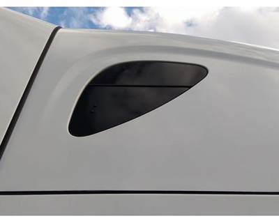 Freightliner Cascadia 126 Right Sleeper Window