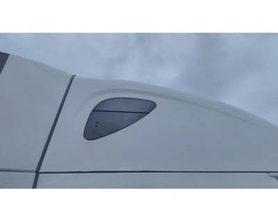 Freightliner Cascadia 126 Right Sleeper Window