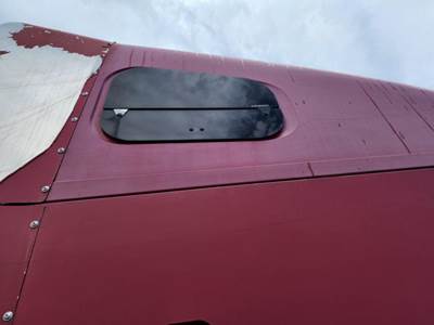 Freightliner Century Class 120 Right Sleeper Window for a Freightliner CENTURY 120