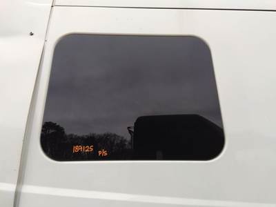 International ProStar Right Sleeper Window for a International PROSTAR 122
