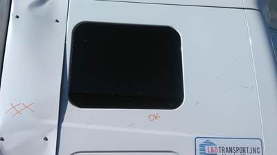 International ProStar Right Sleeper Window for a International PROSTAR 122