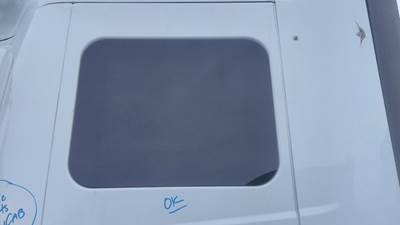 International ProStar Left Sleeper Window for a International PROSTAR 122