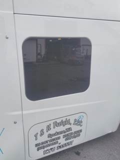 International ProStar Right Sleeper Window for a International PROSTAR 122