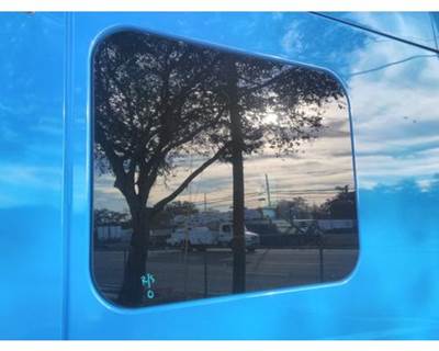 International ProStar Right Sleeper Window for a International PROSTAR 122