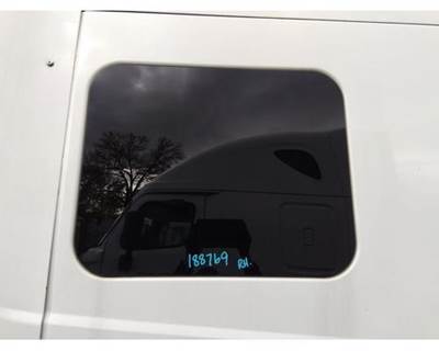 International ProStar Right Sleeper Window for a International PROSTAR 122