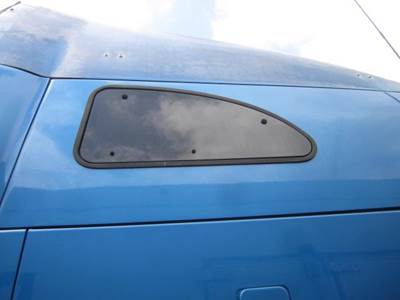 Kenworth T2000 Right Sleeper Window