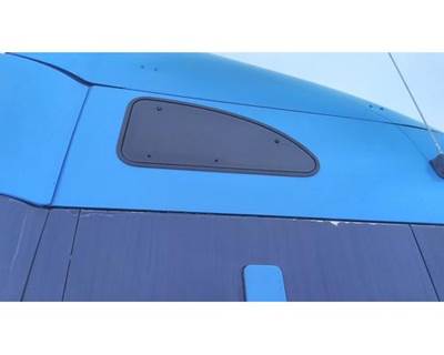 Kenworth T2000 Right Sleeper Window