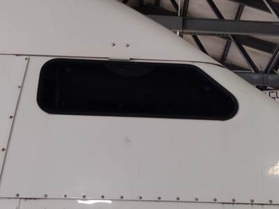 Kenworth T660 Right Sleeper Window