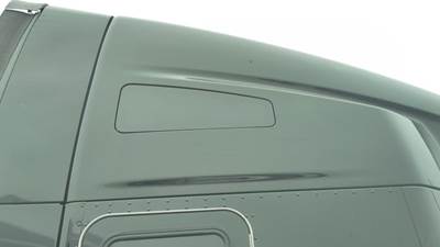 Kenworth T680 Right Sleeper Window