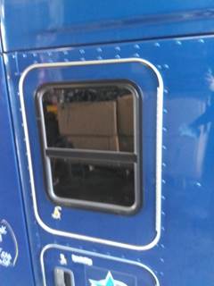 Kenworth T680 Right Sleeper Window