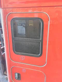 Kenworth T680 Right Sleeper Window