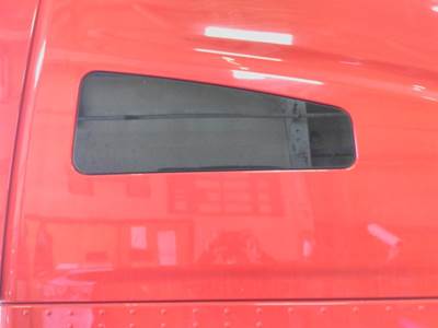 Kenworth T680 Right Sleeper Window
