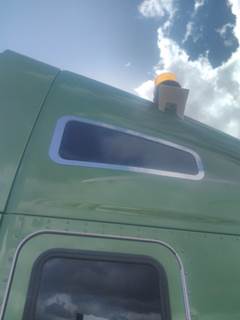 Kenworth T680 Right Sleeper Window