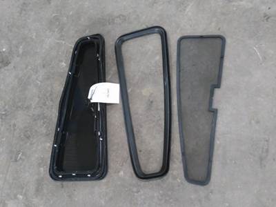 Kenworth T680 Left Sleeper Window