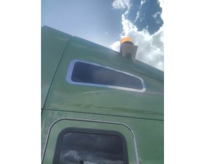 Kenworth T680 Right Sleeper Window