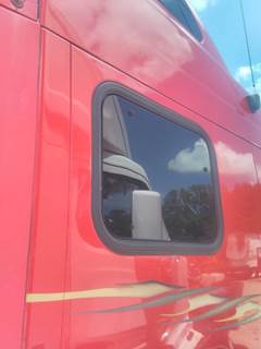 Peterbilt 387 Right Sleeper Window