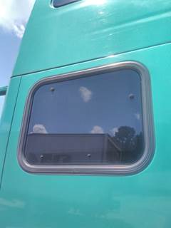 Peterbilt 387 Right Sleeper Window