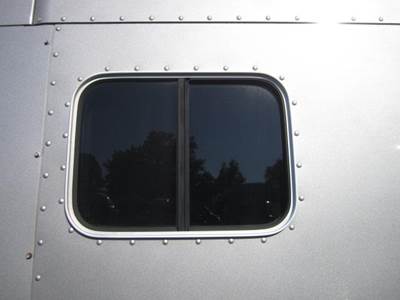 Peterbilt 579 Right Sleeper Window