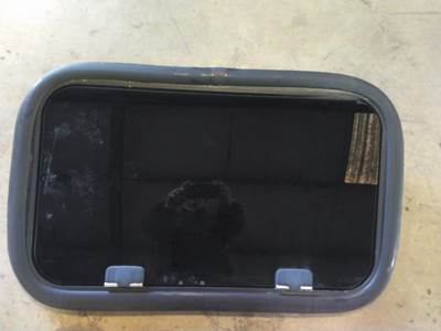 Volvo VT Right Sleeper Window
