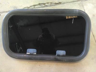 Volvo VT Right Sleeper Window