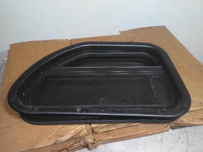 Western Star 5700 Right Sleeper Window