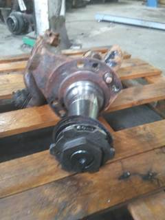 Spicer 220SK136 Left Spindle