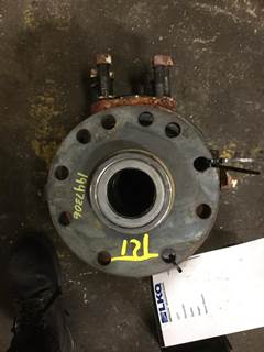 LEFT KNUCKLE ONLY NO SPINDLE
2 BOLTS BROKEN OFF INSIDE KNUCKLE !!!!!!!!!!!!!!