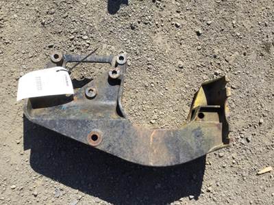 International 9200i Right Spring Hanger