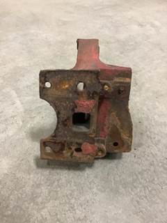 International 9900i Right Spring Hanger