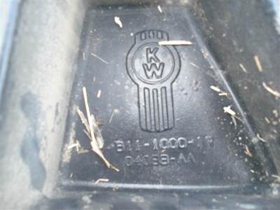 Kenworth T2000 Right Spring Hanger