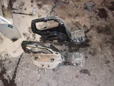 Kenworth T800 Left Spring Hanger