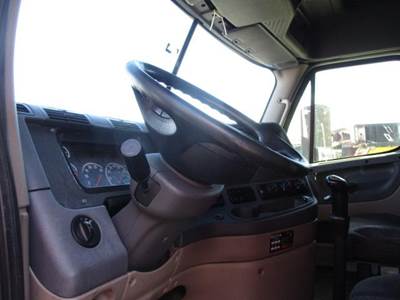 Freightliner Cascadia 125 Steering Column