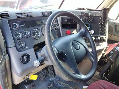 Freightliner Cascadia 125 Left Steering Column