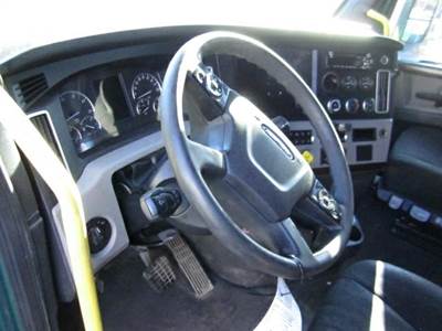 Freightliner Cascadia 126 Left Steering Column